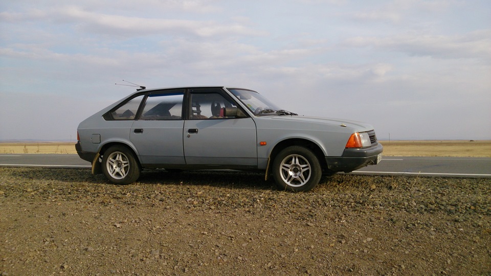 Moskvich 2141 color NARVA
