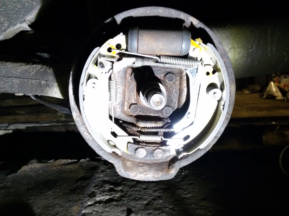 задние тормоза рено логан 2. тормозной механизм рено. задние тормоза рено логан 1. задние тормозные колодки логан 1 тормозная система бош. задняя тормозная система рено симбол.