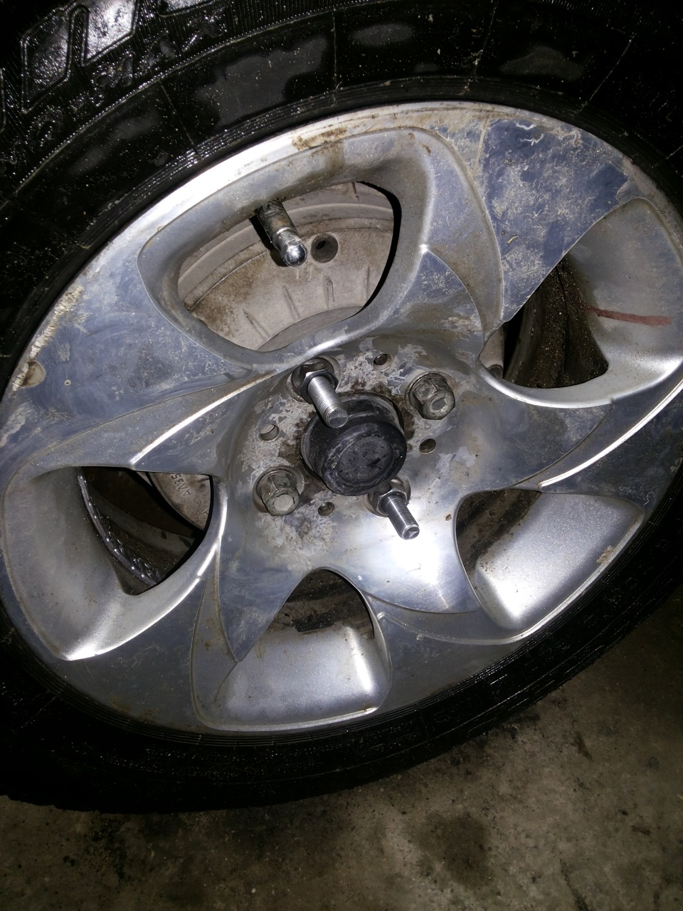 сорвалась резьба на ступице — Lada 21099, 1,6 л, 2008 года | своими ...