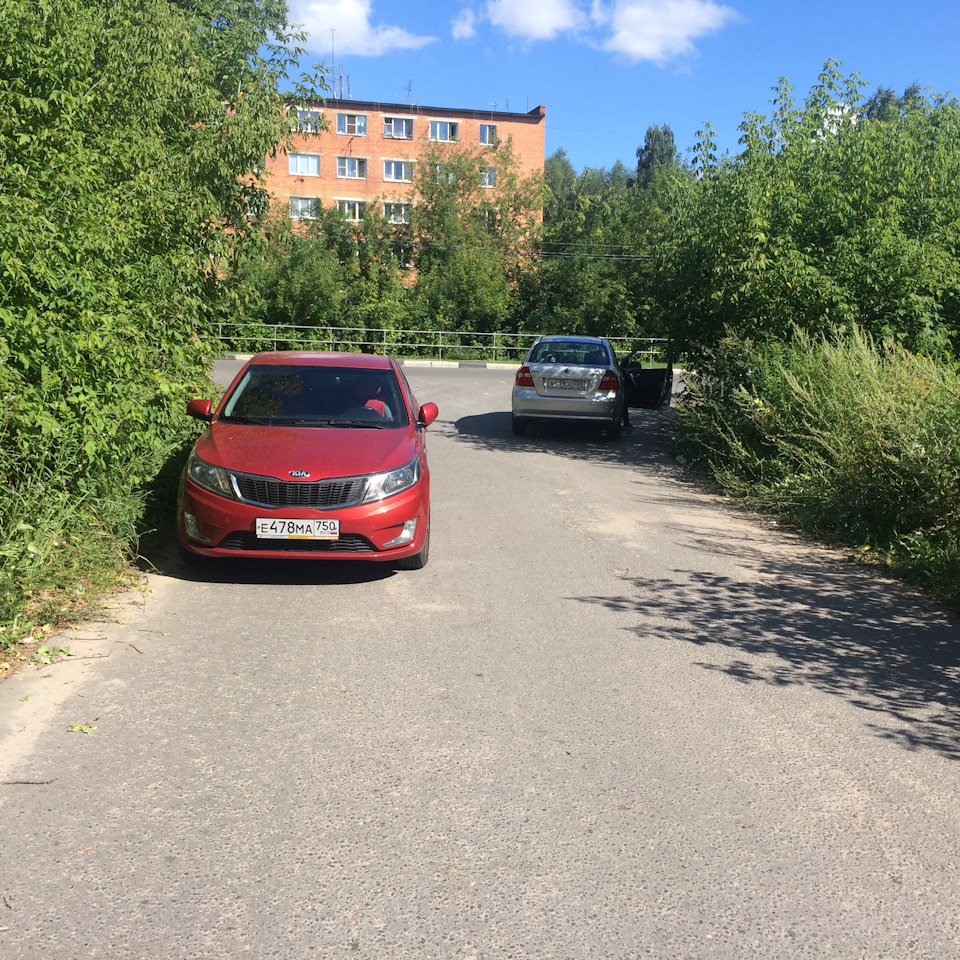 Задели боковое зеркало — KIA Rio (3G), 1,6 л, 2014 года | ДТП | DRIVE2