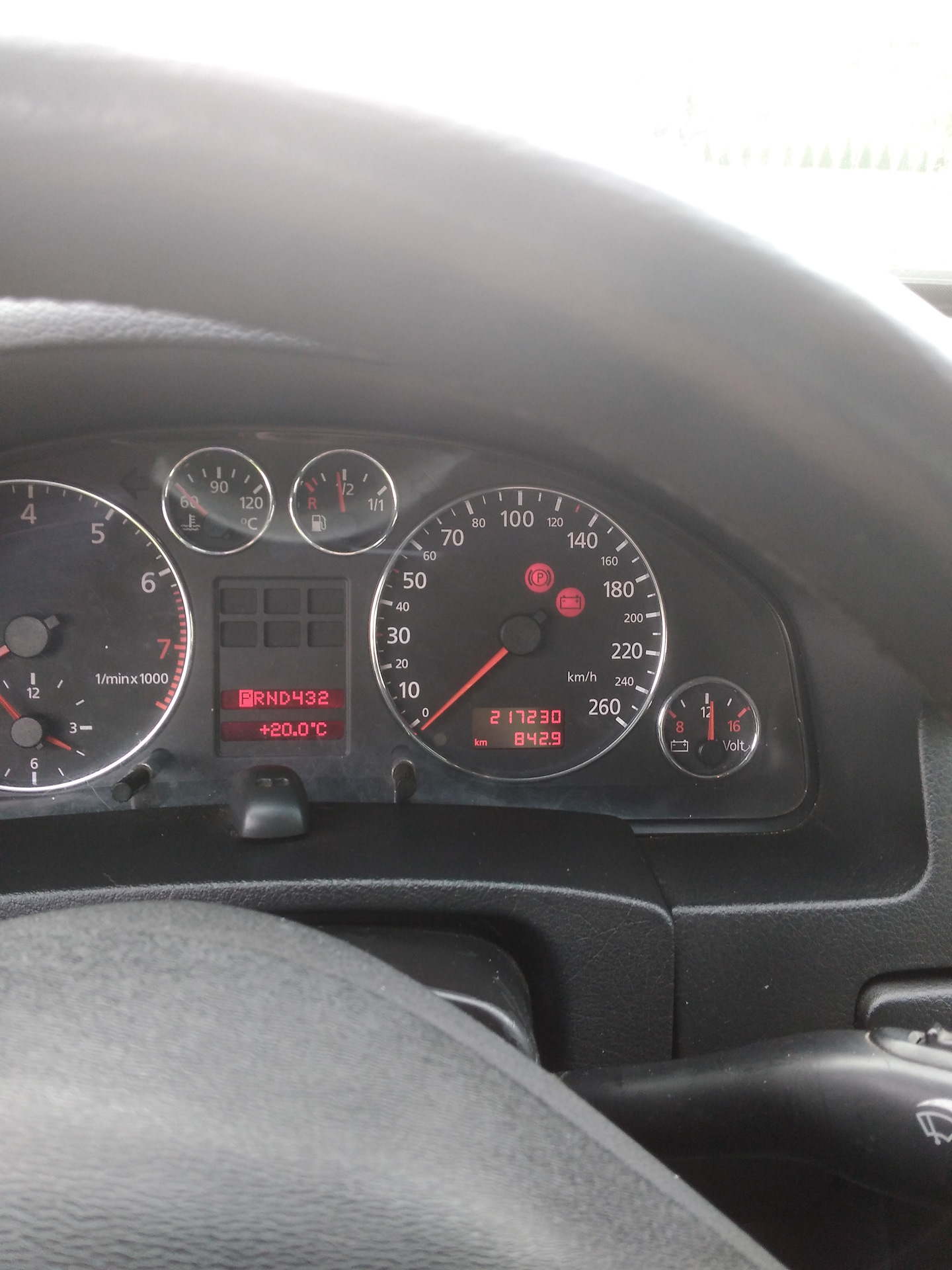 Лампа стояночного тормоза ты гдэээ?) — Audi A6 (C5), 2,4 л, 1999 года ...