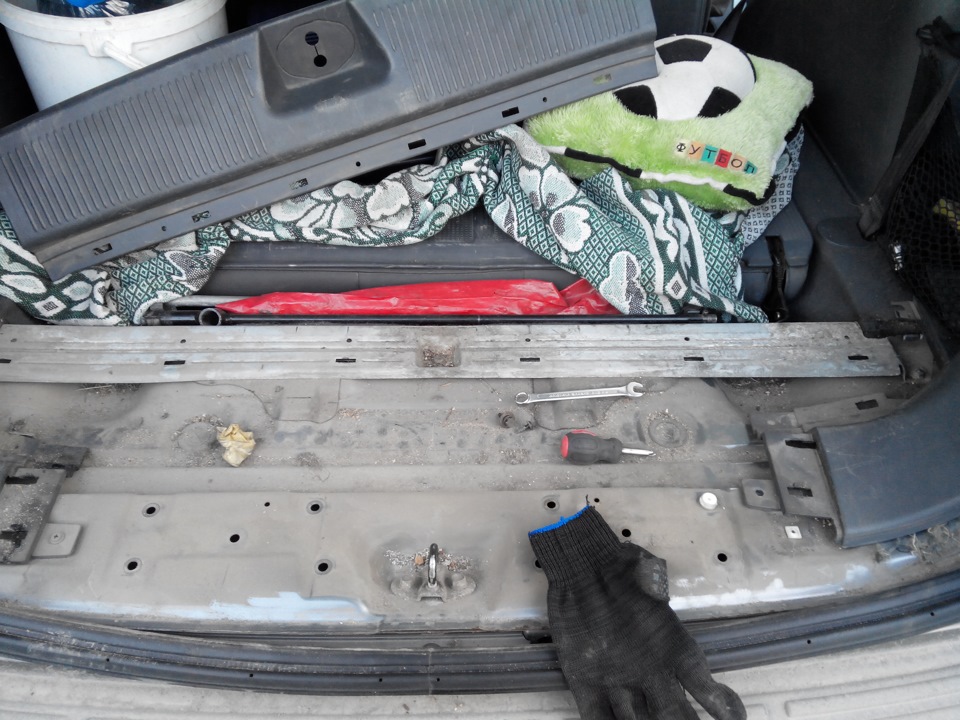 Замок лючка топлива — KIA Sorento (1G), 2,5 л, 2002 года | своими ...