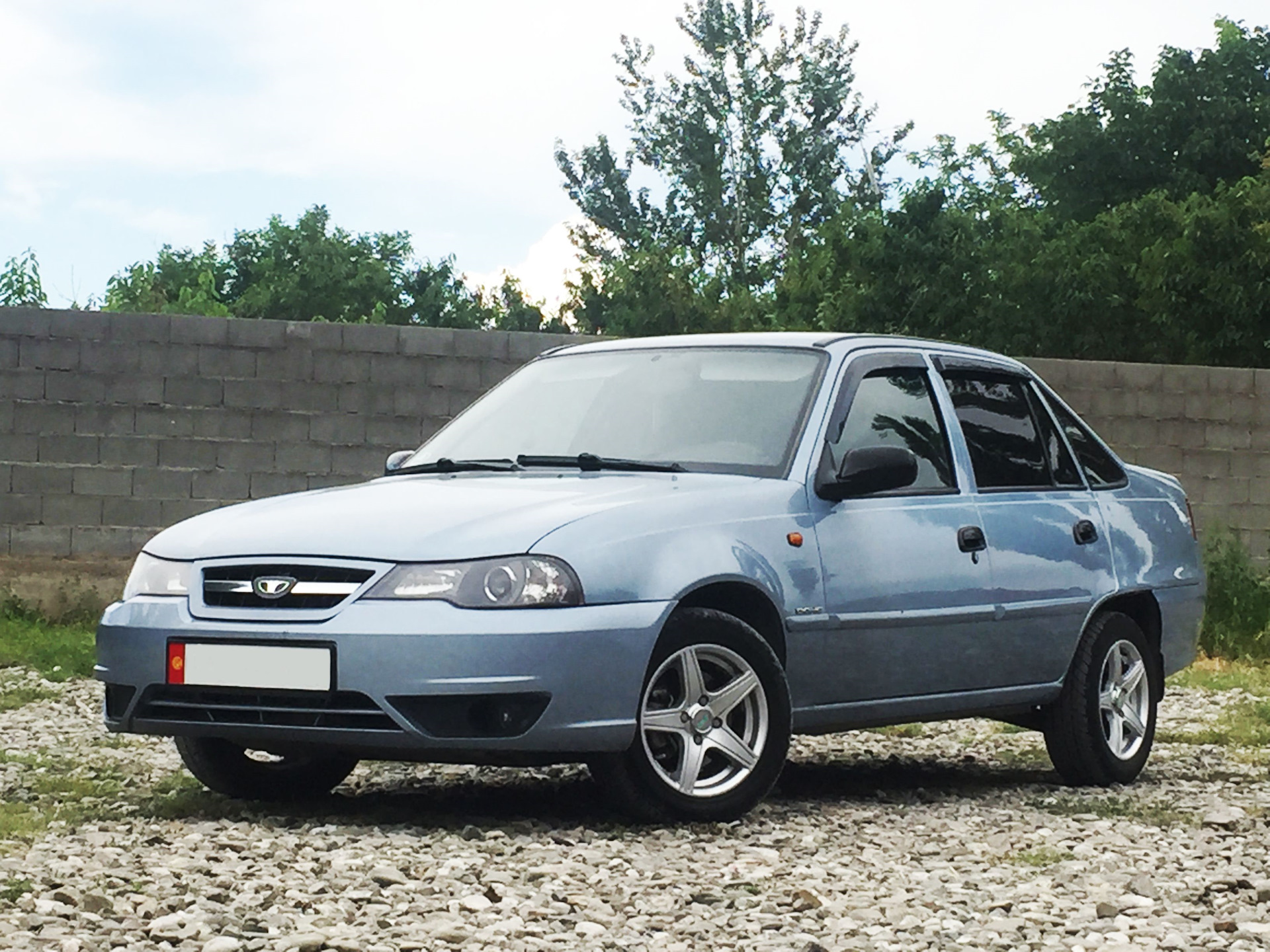 Daewoo Nexia серая