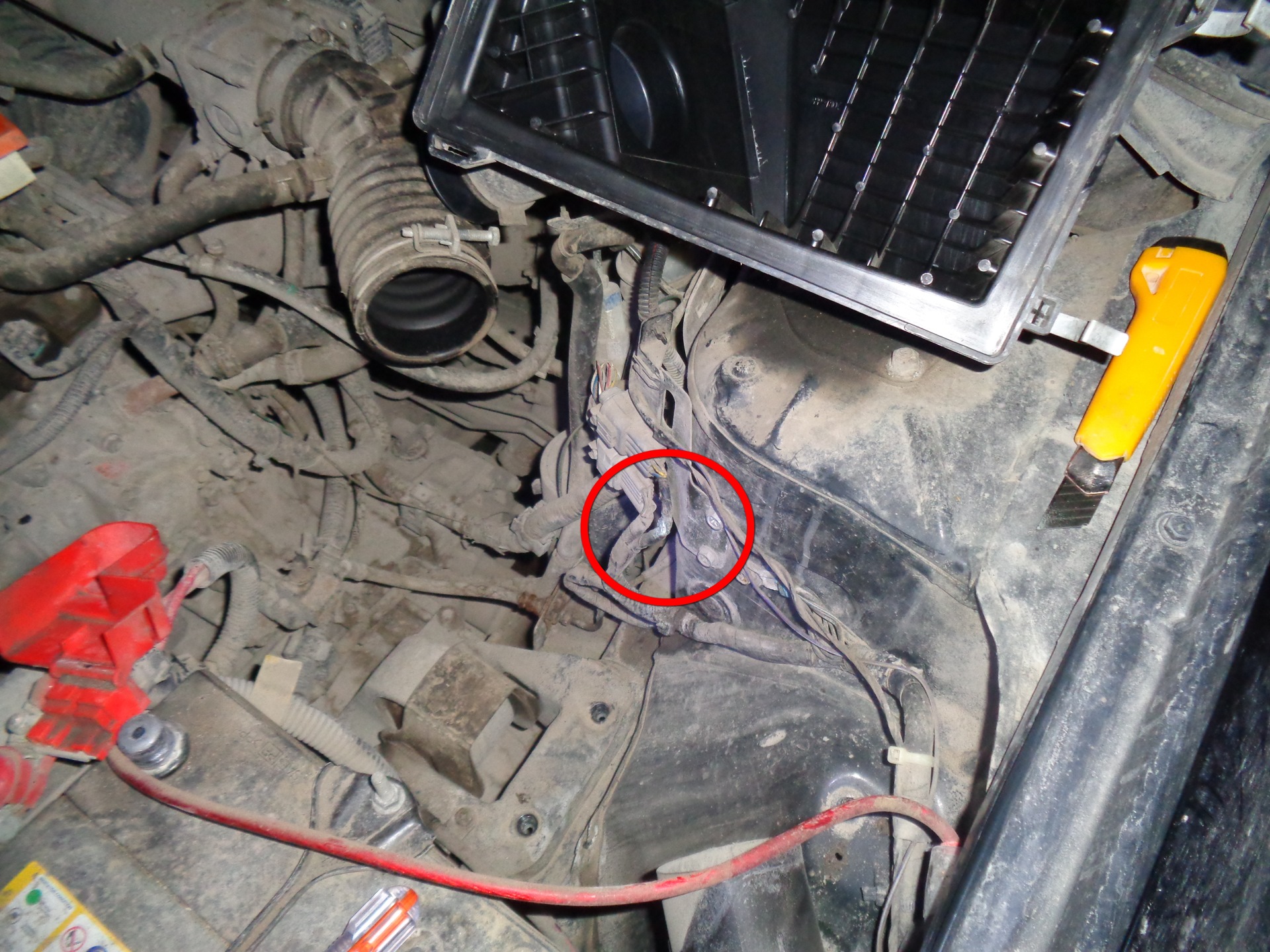 Не выключается зажигание причины. Машина не глушится после выключения зажигания. Машина не глушится после выключения зажигания. Бело коричневый провод на генераторе. Реле зажигания ваз 2114.