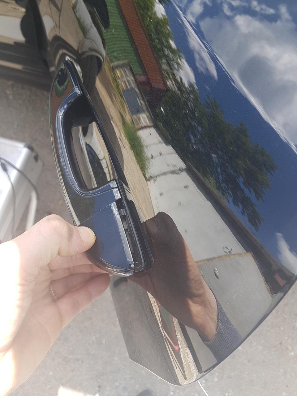 Далее вытаскиваем ответную част ручки — Porsche Cayenne (2G) 958