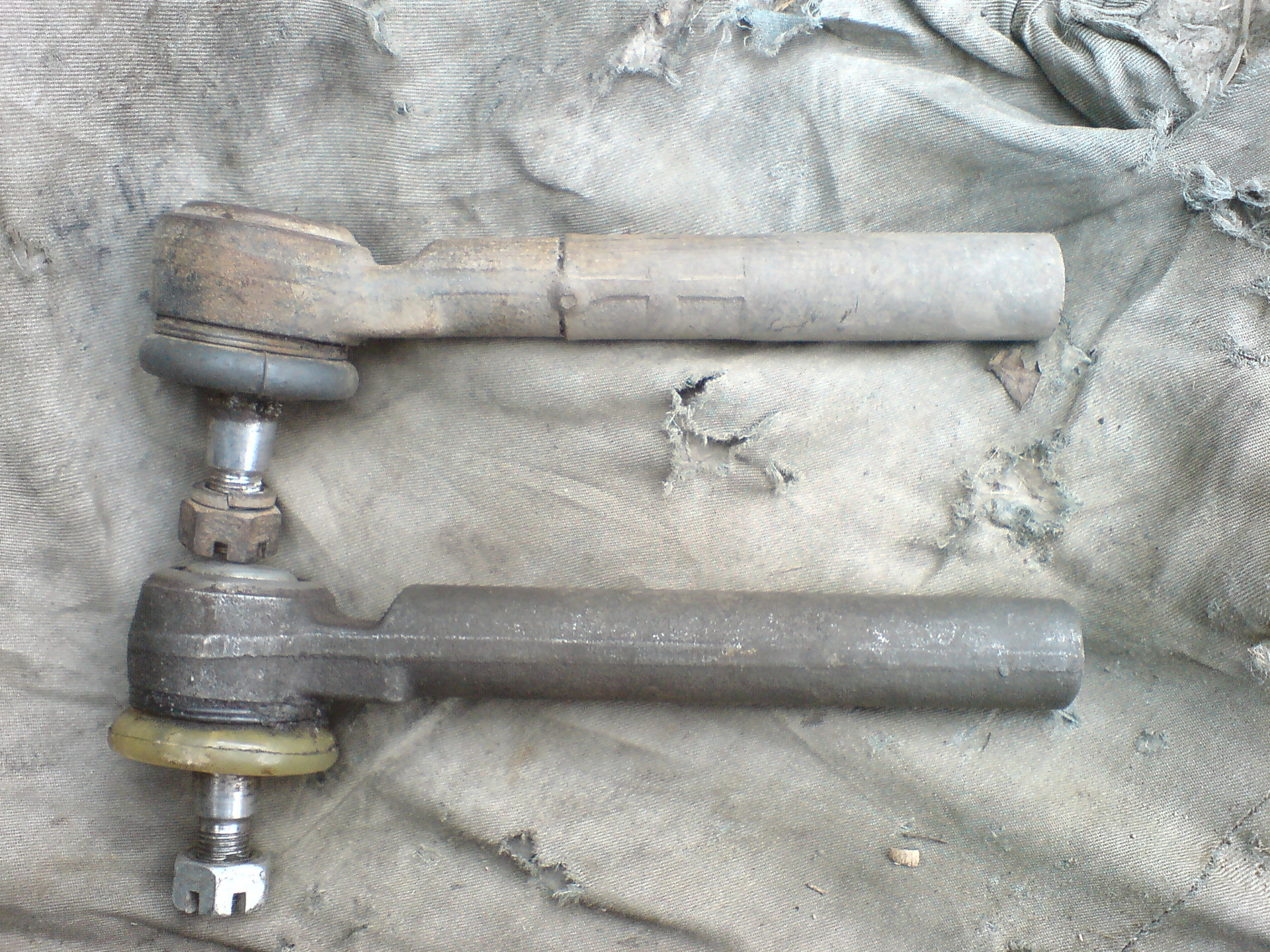 Непонятный шум. Правый рулевой наконечник. — ЗАЗ 1103, 1,2 л, 2004 года ...