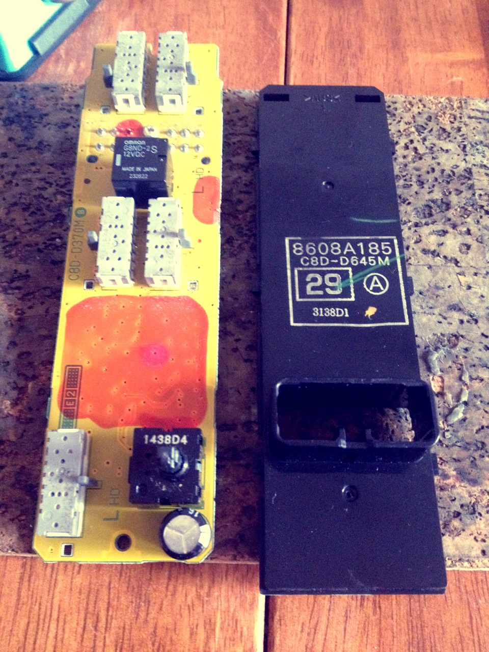 Двери Часть 4: Меняем цвет штатной подсветки кнопок стеклоподъемников ...