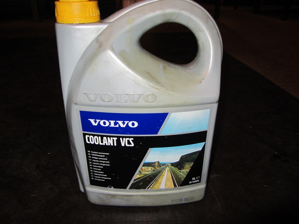 Антифриз вольво. Концентрат Volvo vcs Coolant. Антифриз Volvo Coolant vcs. Volvo Coolant vcs 20л концентрат. Антифриз Volvo Coolant vcs концентрат желтый 20л.