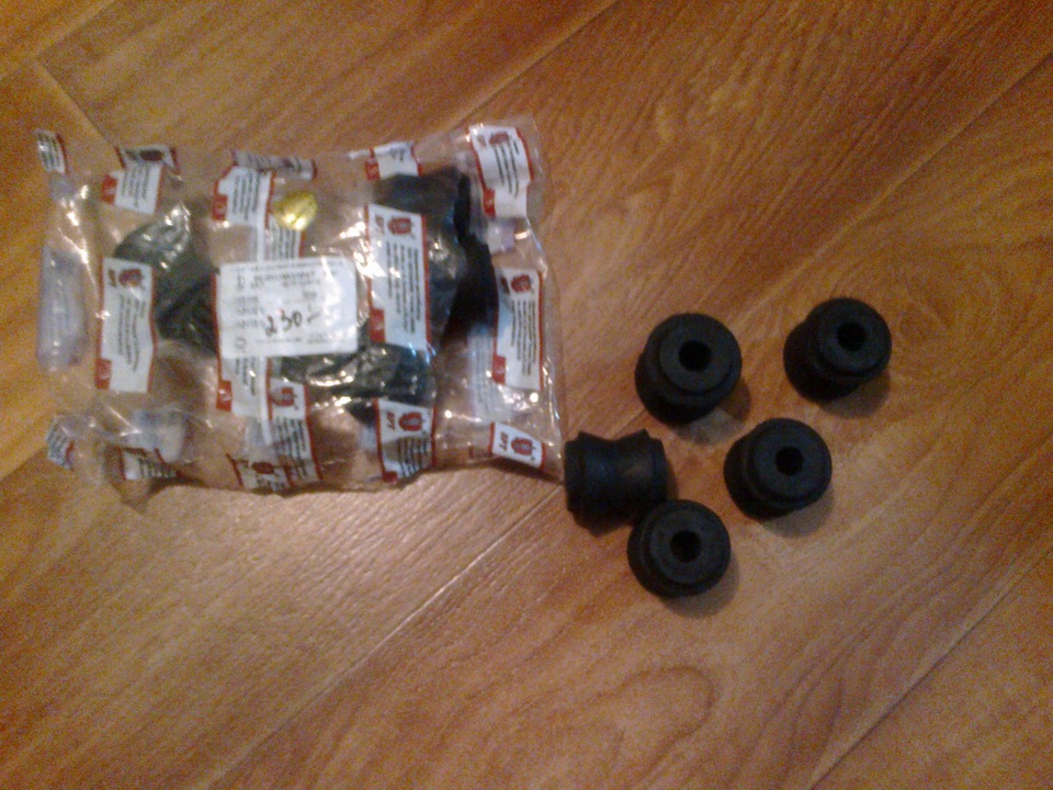 решил поменять резинки на задних тягах — LADA 21063, 1,3 л., 1986 года ...