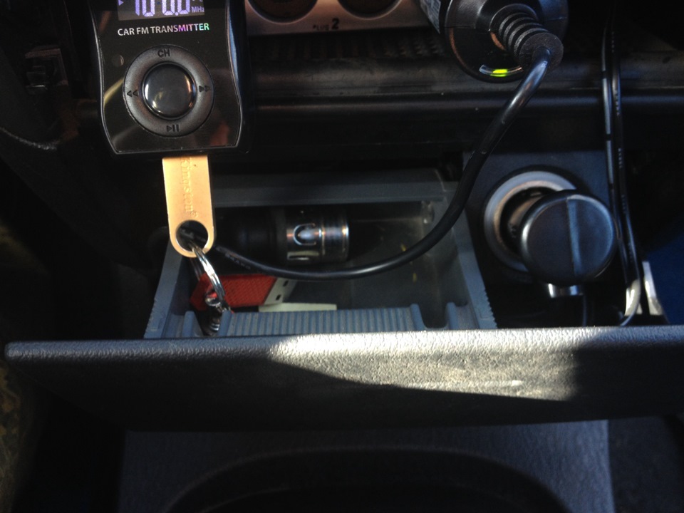 Перегорела подсветка БК и прикуривателя. — Mitsubishi Carisma, 1,6 л ...