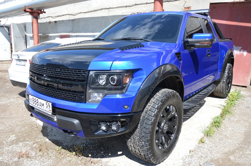 Ford f150 Raptor Blue