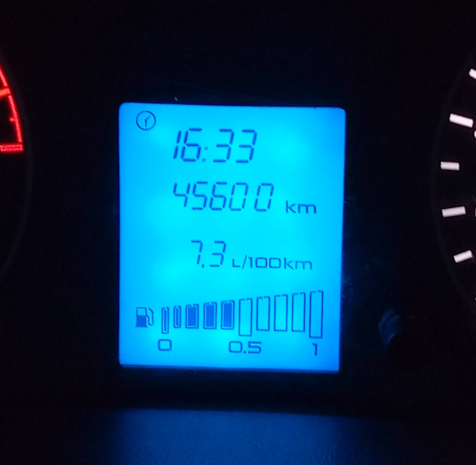 напоследок выезжая из гаража, заметил красивые цифры — Lada Гранта Лифтбек (1G)