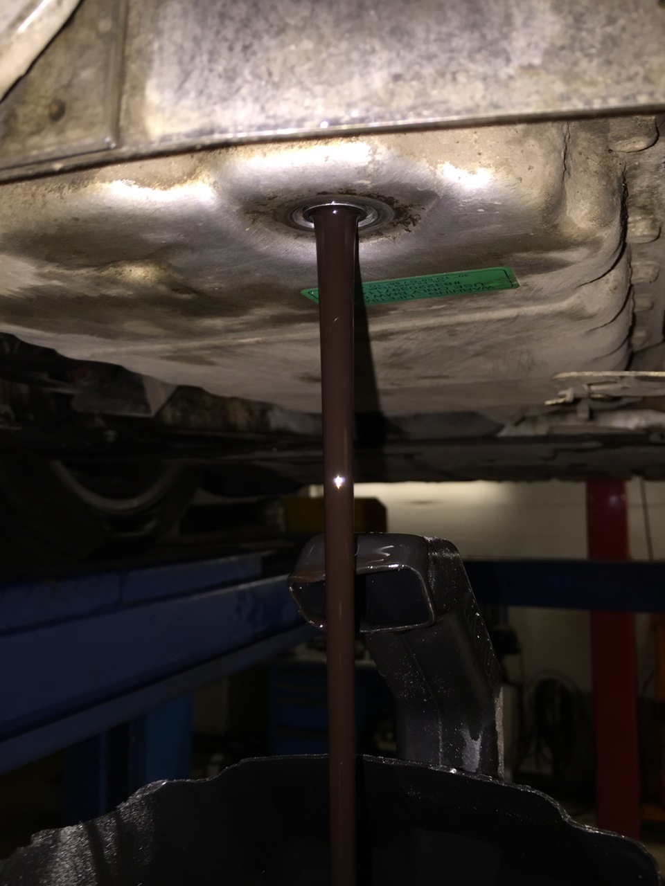 сколько литров масла в акпп BMW e39