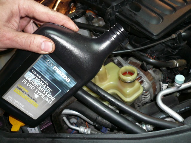 Замена масла в двигатели, м.к.п.п. и гидро усилителе руля. — Mazda 3 ...