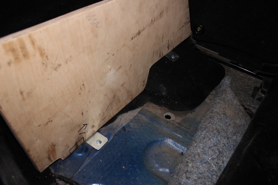 7a87628s 960 бокс на заднюю дверь шевроле нива