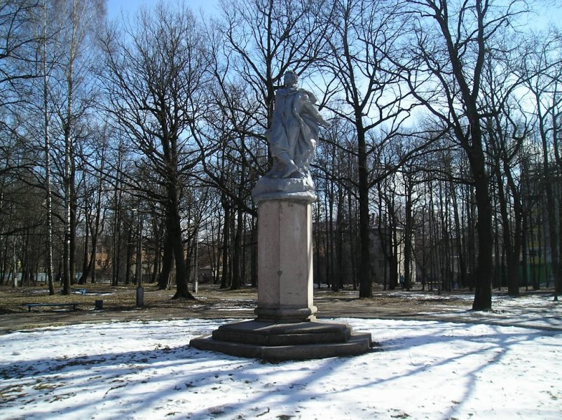 Брянск пушкина. Пушкинский парк Брянск. Парк Пушкина Брянск. Сквер имени Пушкина Брянск Володарский район. Памятник Пушкину в Брянске.