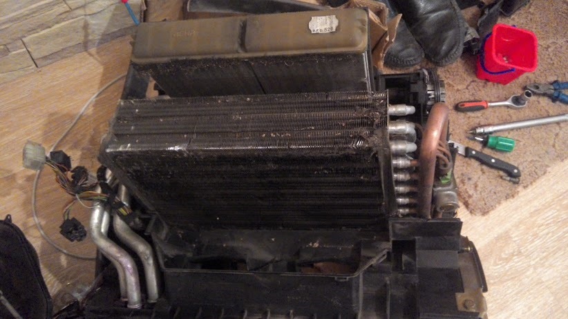 слабый поток. слабый поток воздуха печки в дефлекторы аутлендер 3. слабый поток. спектра слабый поток воздуха печки.