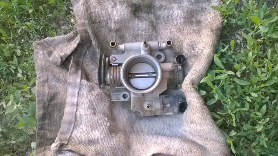 №32 Чистка Дросселя — Lada Калина хэтчбек, 1,6 л, 2010 года | своими ...