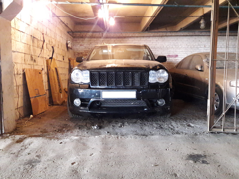 Фото в бортжурнале Jeep Grand Cherokee SRT-8 (WK)