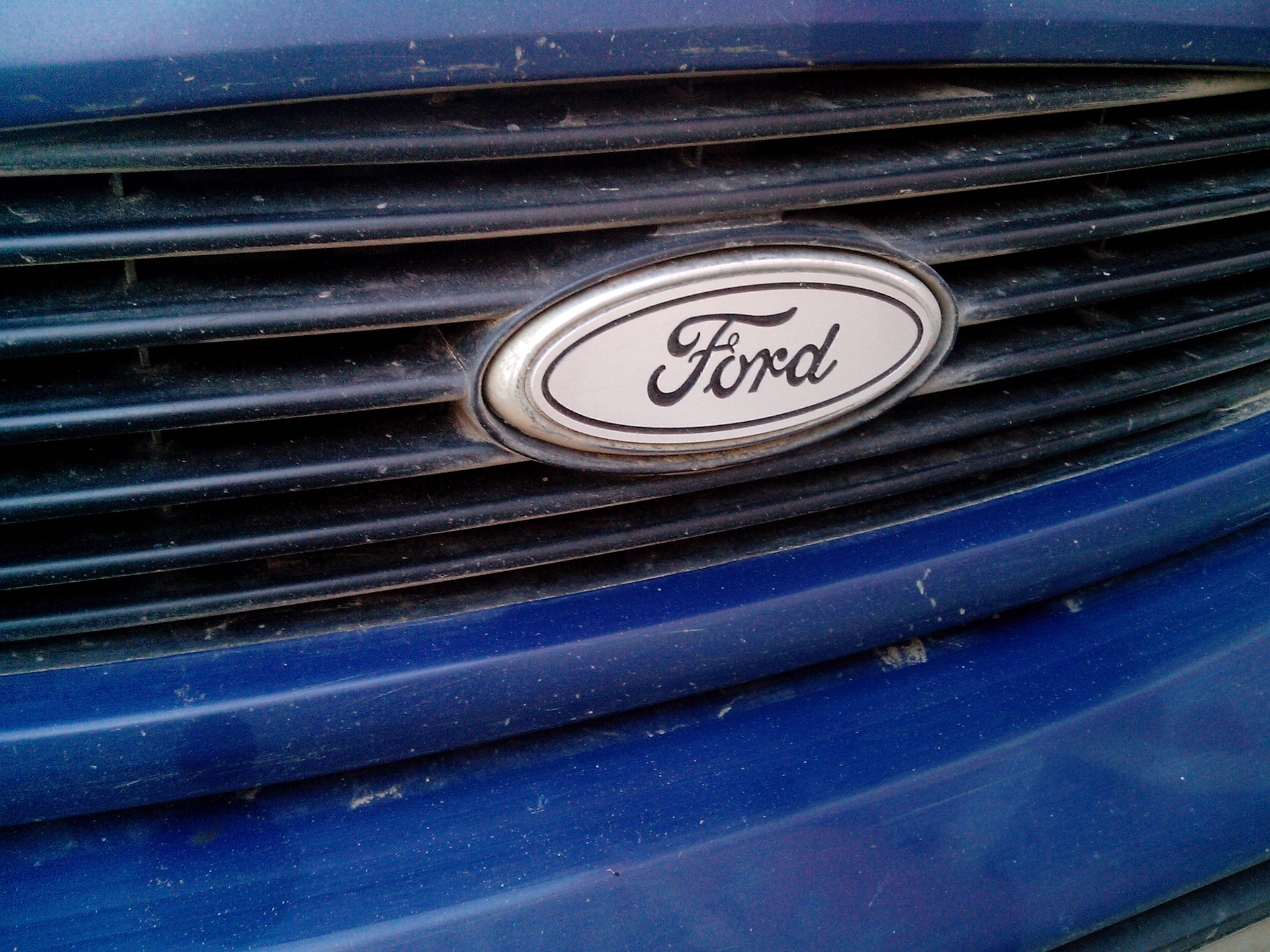 Вместо эмблемы форда Ford Mondeo