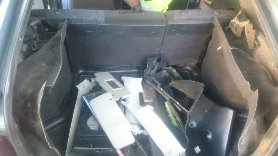 Гремит все что может)) — Lada Приора хэтчбек, 1,6 л, 2009 года | своими ...