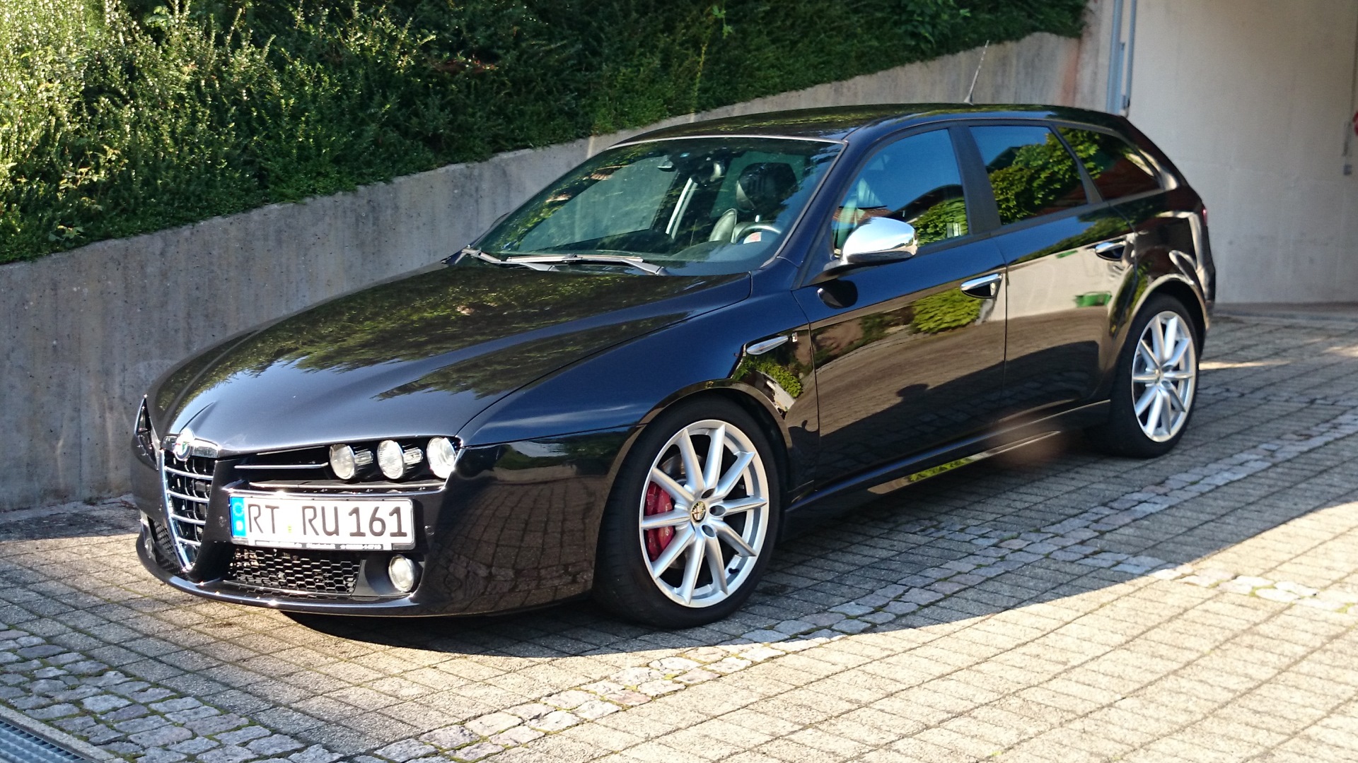 Alfa Romeo Brera stance