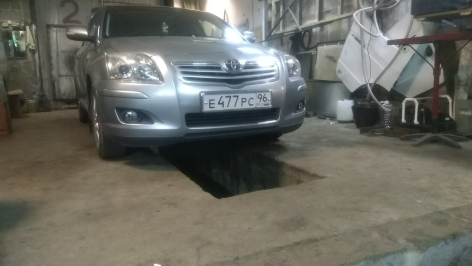 #3. Пластиковая защита двигателя и передние подкрылки. — Toyota Avensis ...