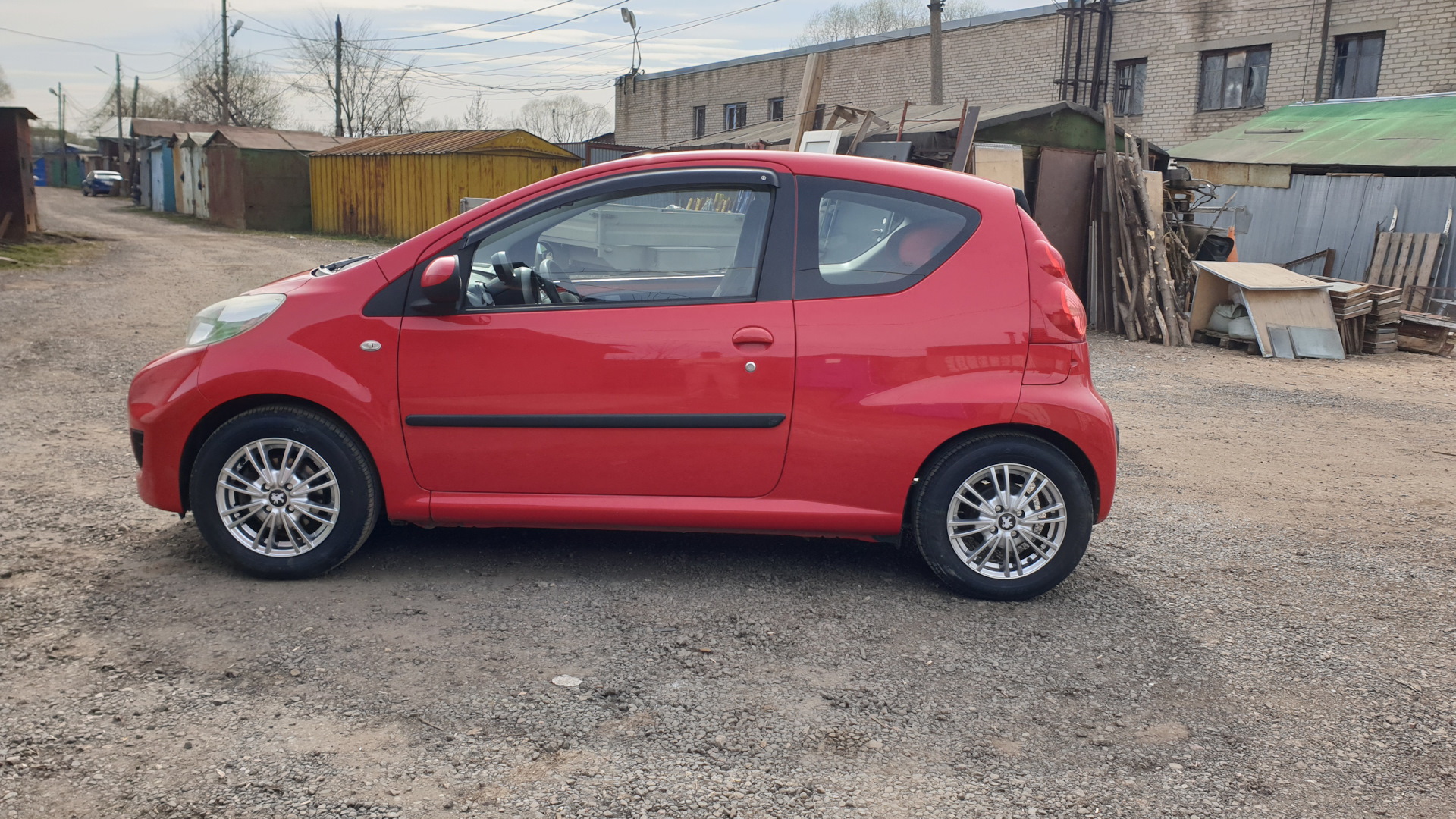 Peugeot 107 1.0 бензиновый 2010 | Чиж на DRIVE2