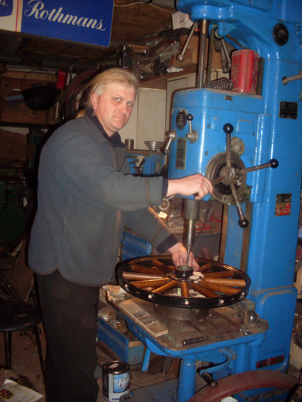 Restoration of a Ford T 1912 h 5 Wood wheel