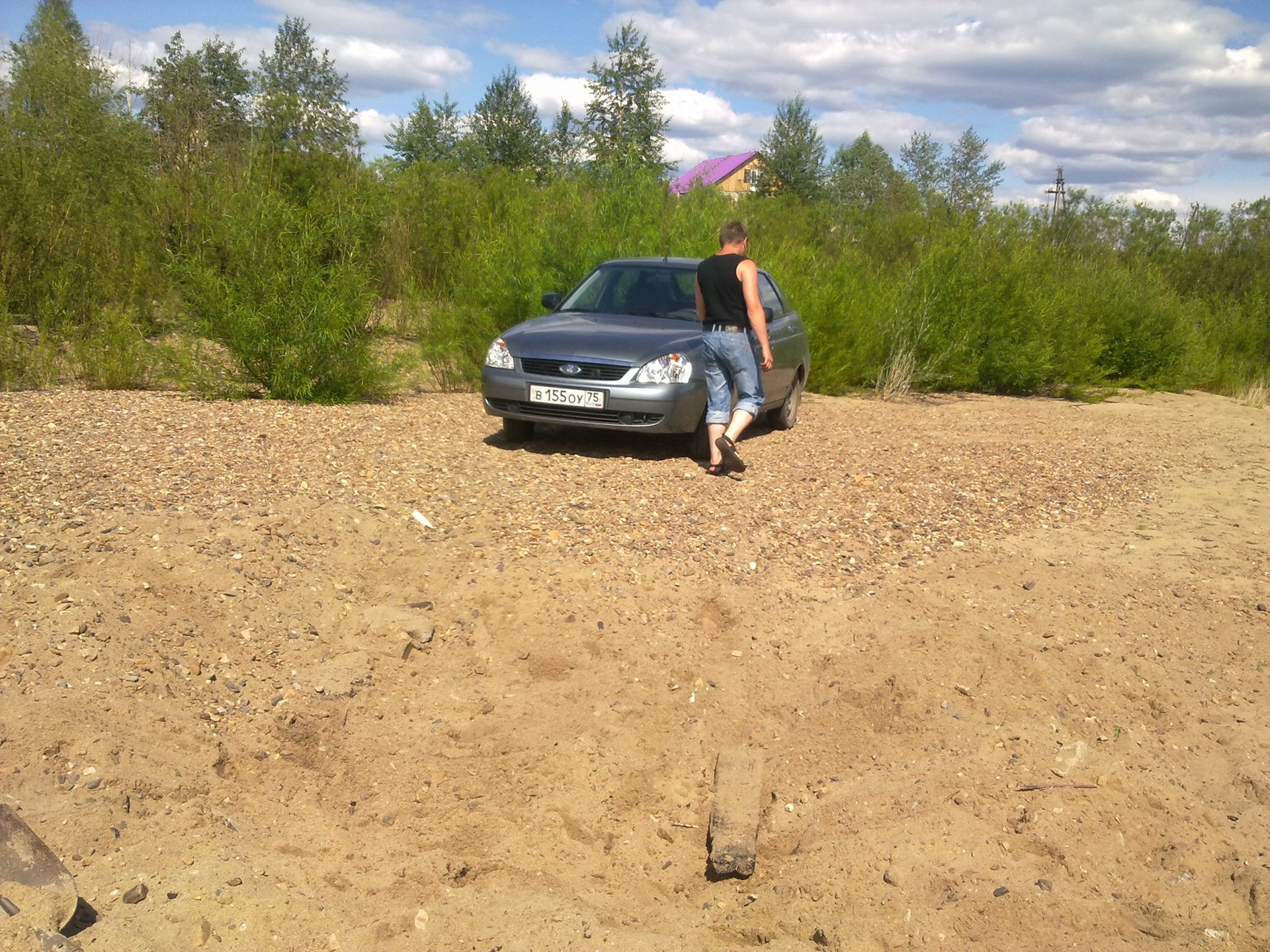 Застрял на берегу реки — Lada Приора хэтчбек, 1,6 л, 2011 года | эвакуация  | DRIVE2