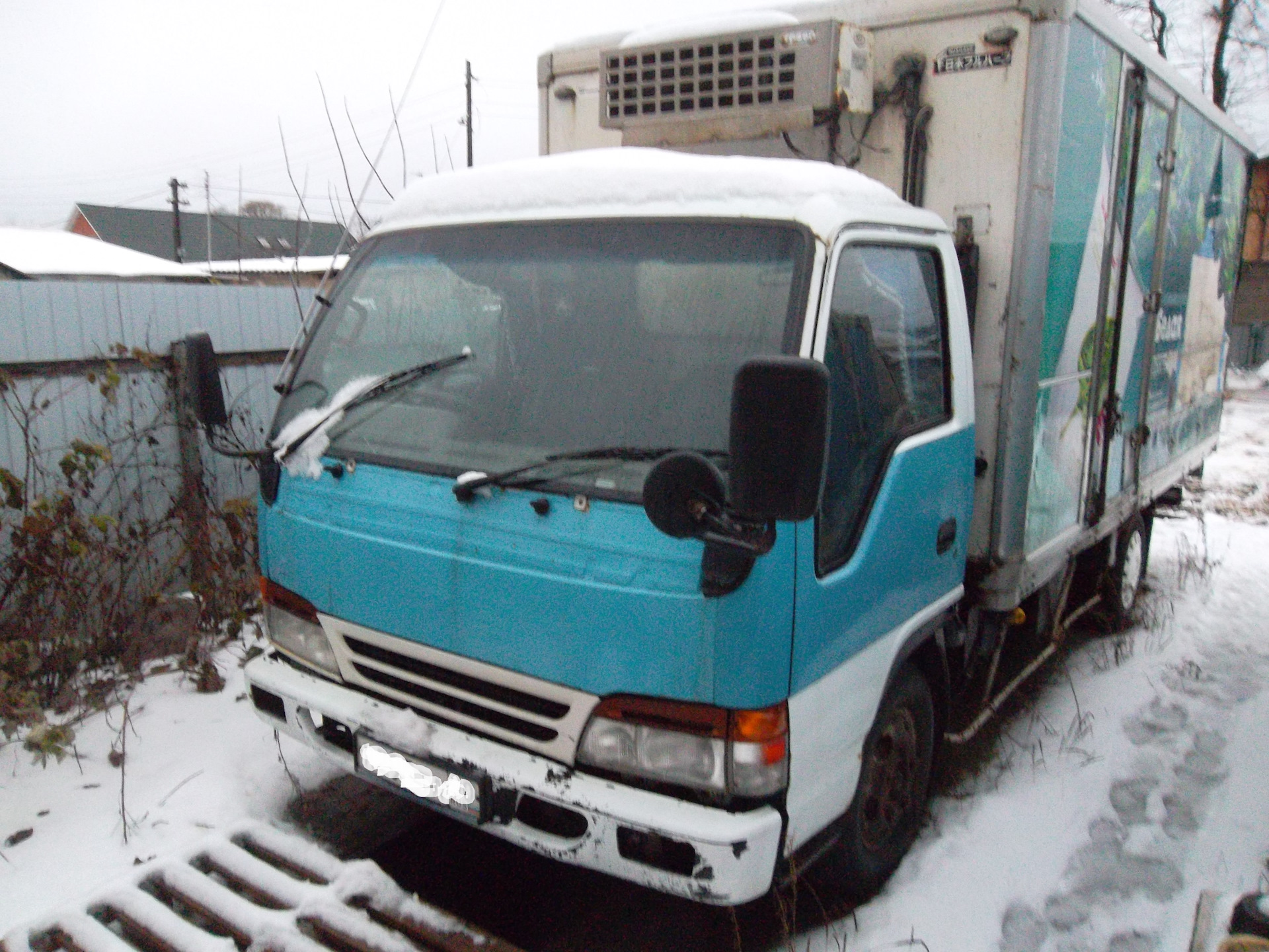 Isuzu elf n. Isuzu Elf 1993 год размер лобового стекла.