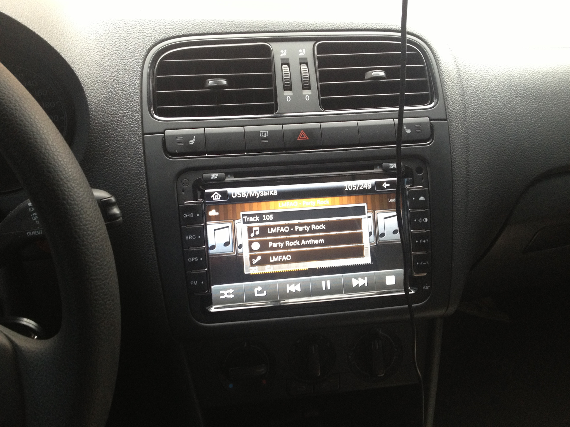 Магнитола — Volkswagen Polo Sedan, 1,6 л, 2014 года | автозвук | DRIVE2