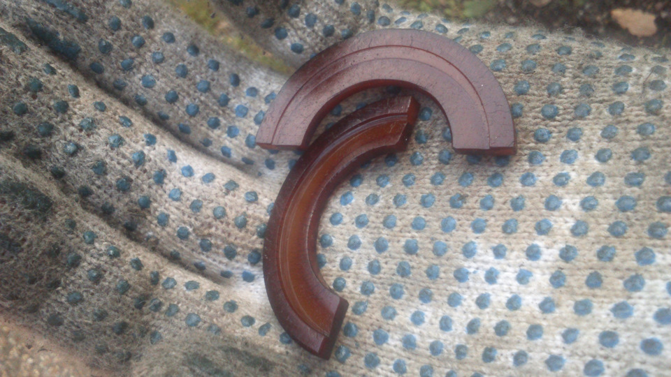 Замена упорных полуколец, проверка фаз, переуплотнение клапанной крышки ...