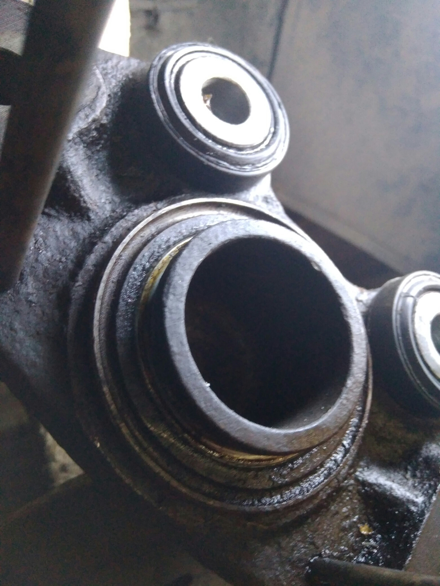 Замена пыльника поршня суппорта. Toyota Camry (XV30), 3 л, 2004 года расходник