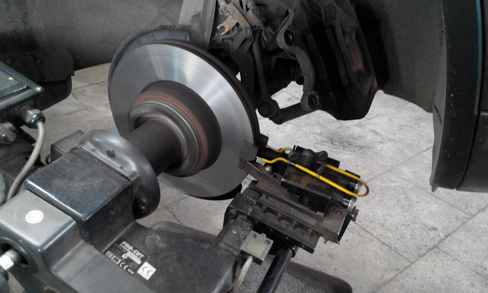 Проточка передних тормозных дисков Pro-Cut — Volkswagen Touareg (2G), 3 ...