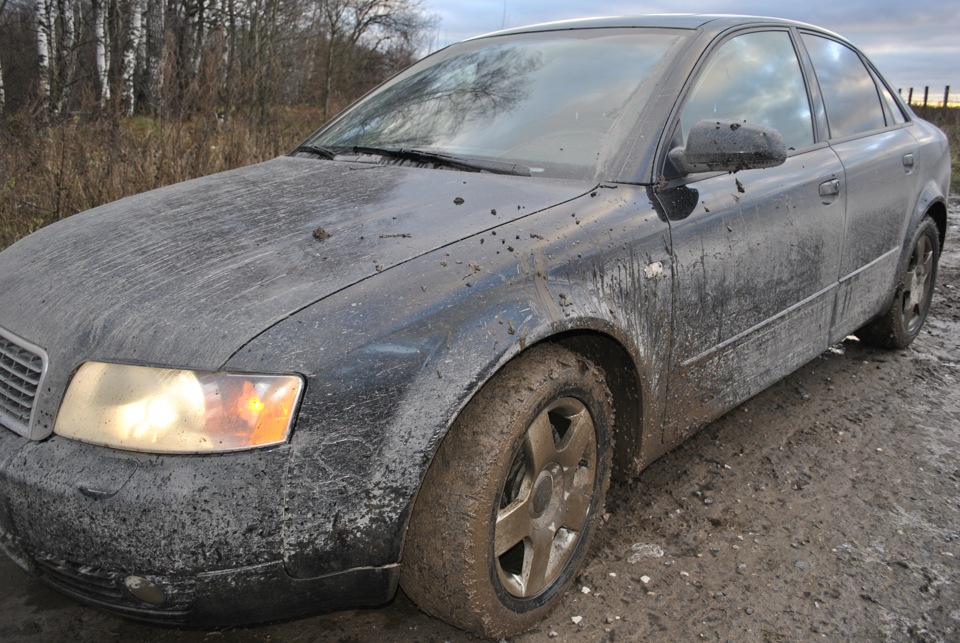 Автомобиль грязь. Audi a6 в грязи. Авто в грязи. Легковая машина в грязи. Грязь на черной машине.