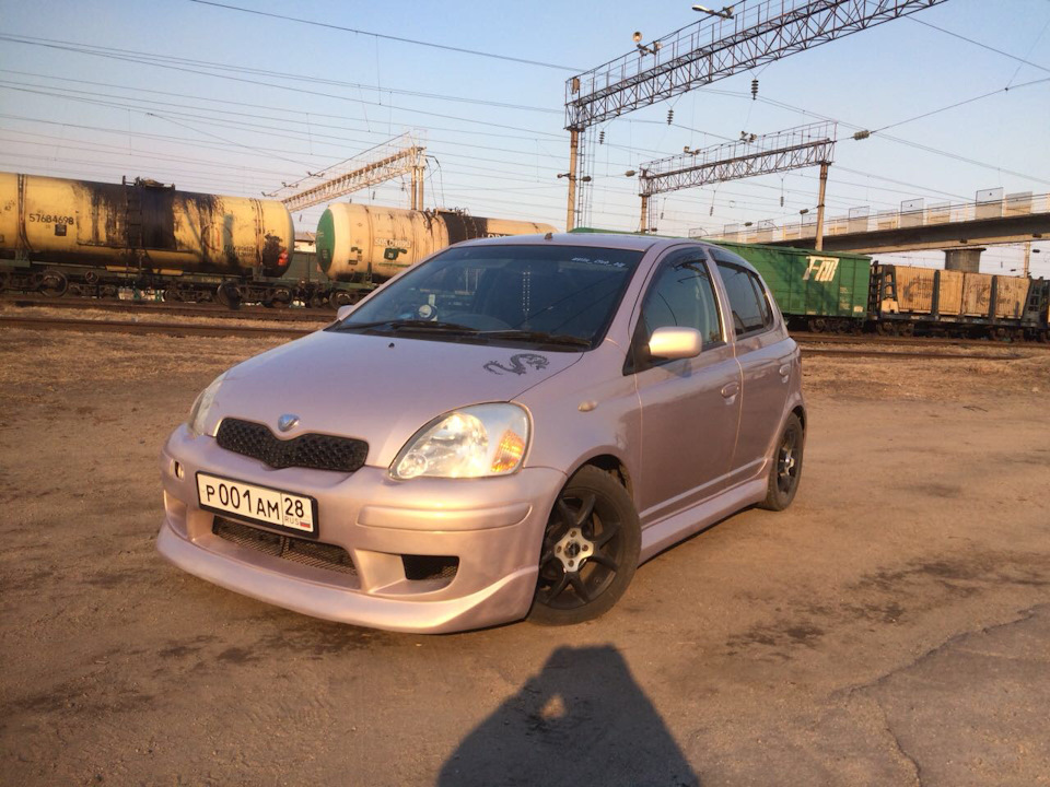 Toyota Vitz Pink