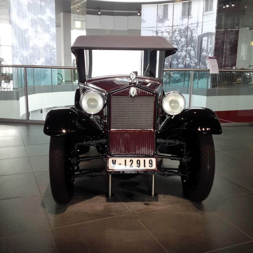 Музей Ауди в Ингольштадте — MG MGB, 1,8 л, 1973 года | путешествие | DRIVE2