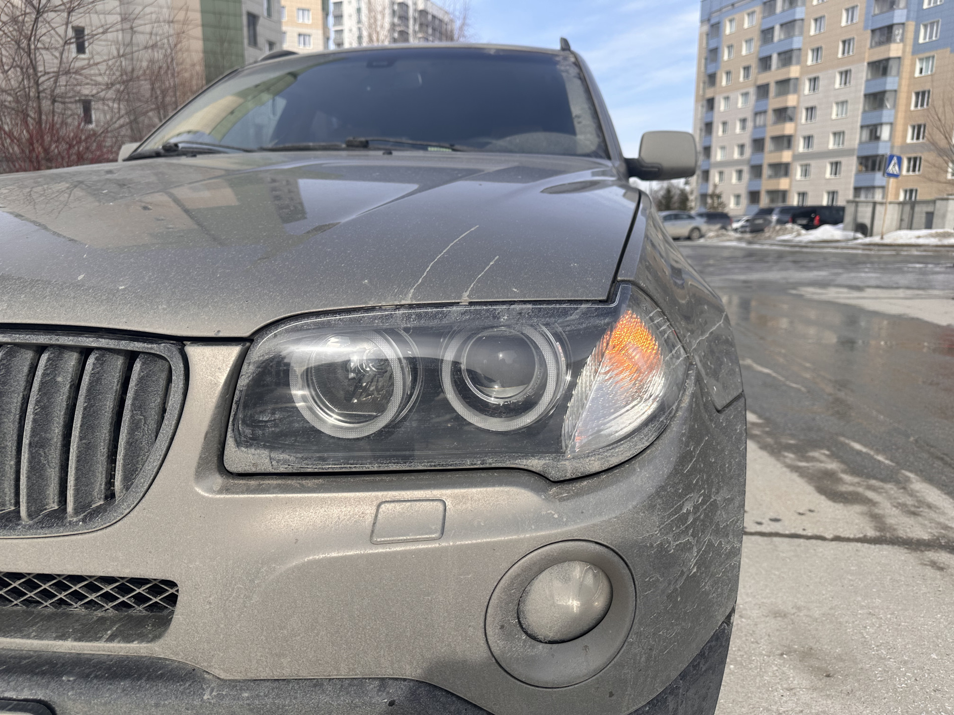 Tau Tach тухнет одна из фар. — BMW X3 (E83), 3 л, 2007 года | наблюдение |  DRIVE2