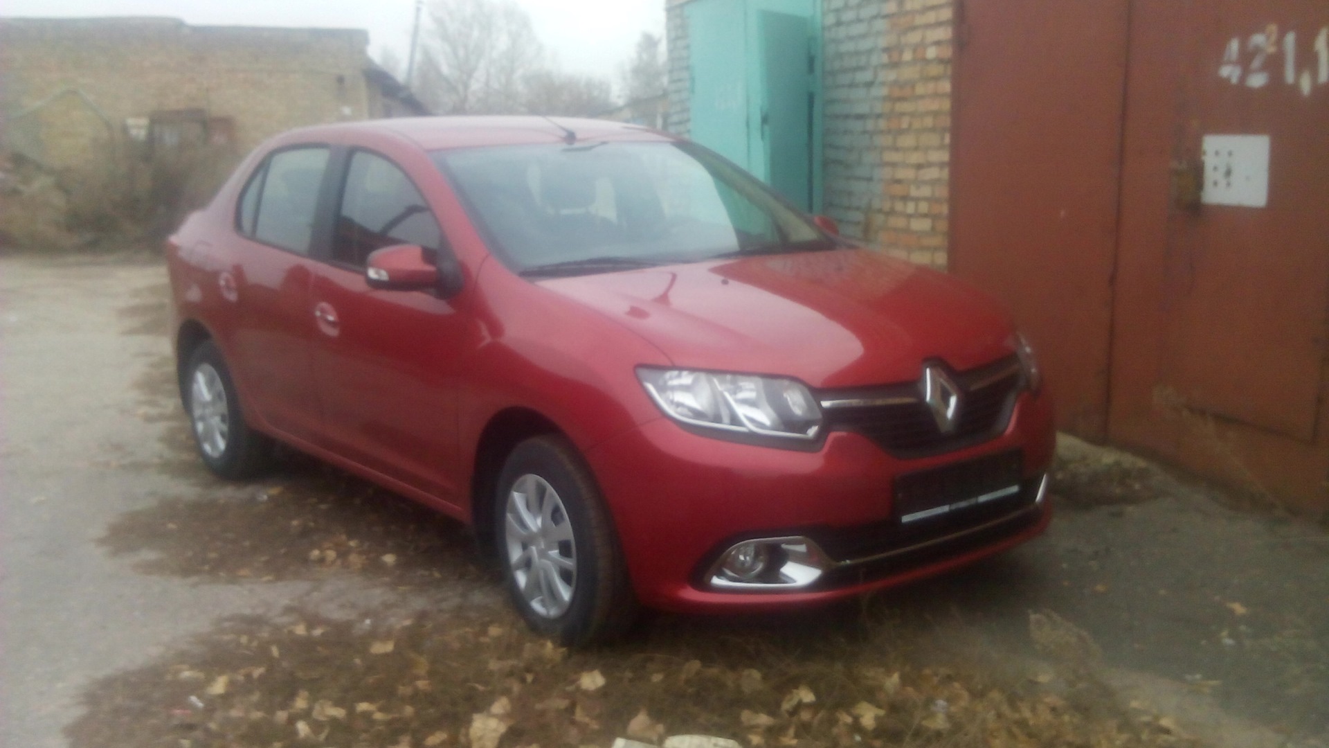 Renault Logan (2G) 1.6 бензиновый 2014 | 