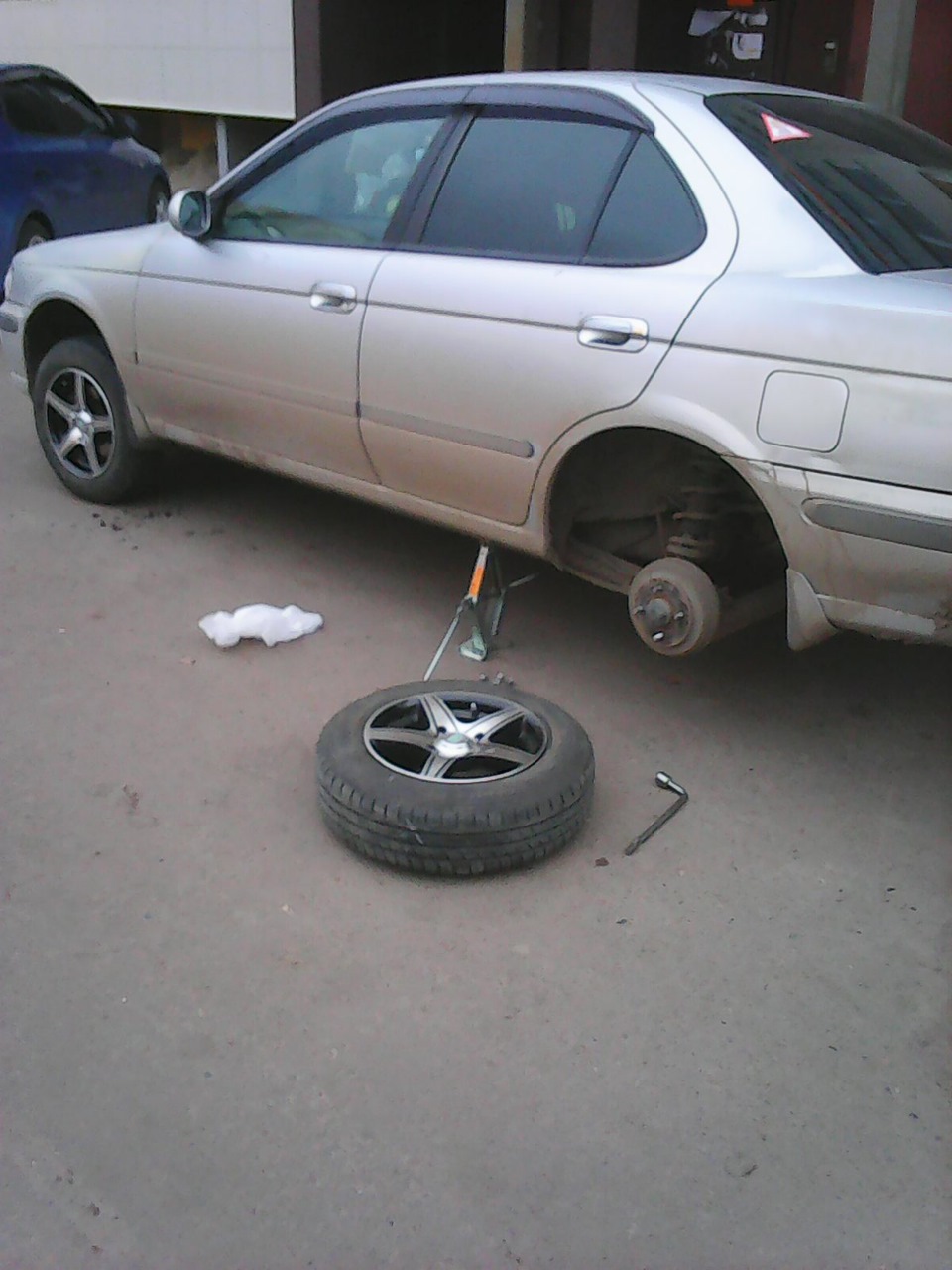 Вот и переобули аэросани))) — Nissan Sunny (B15), 1,5 л, 2002 года ...