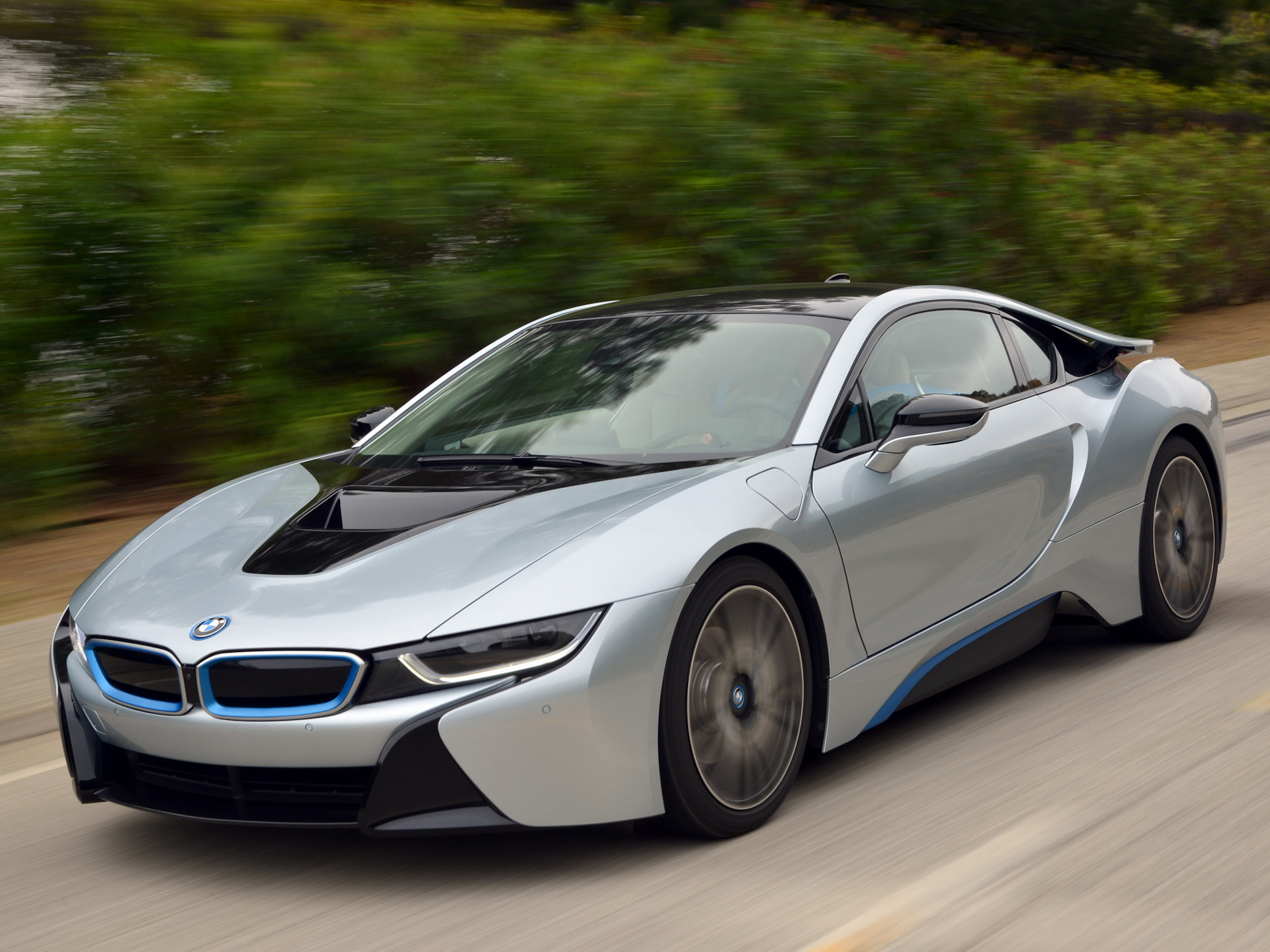 BMW i8 Изумрудная