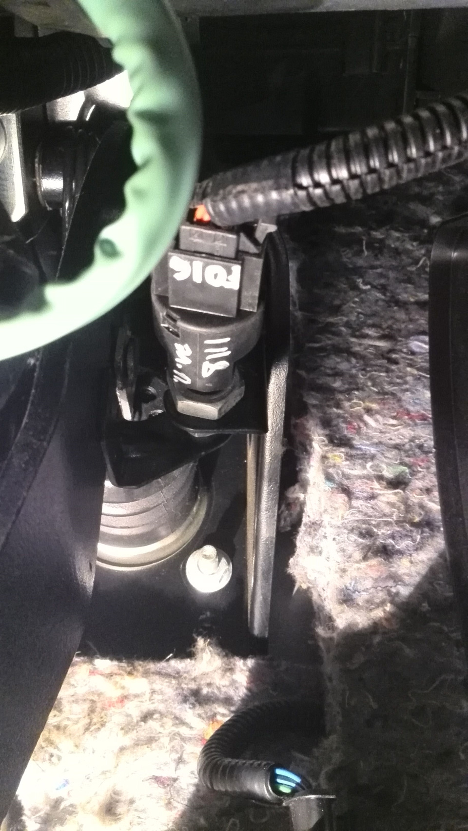 Датчик педали тормоза 11183720010 — Lada Калина Универсал (1G), 1,6 л ...