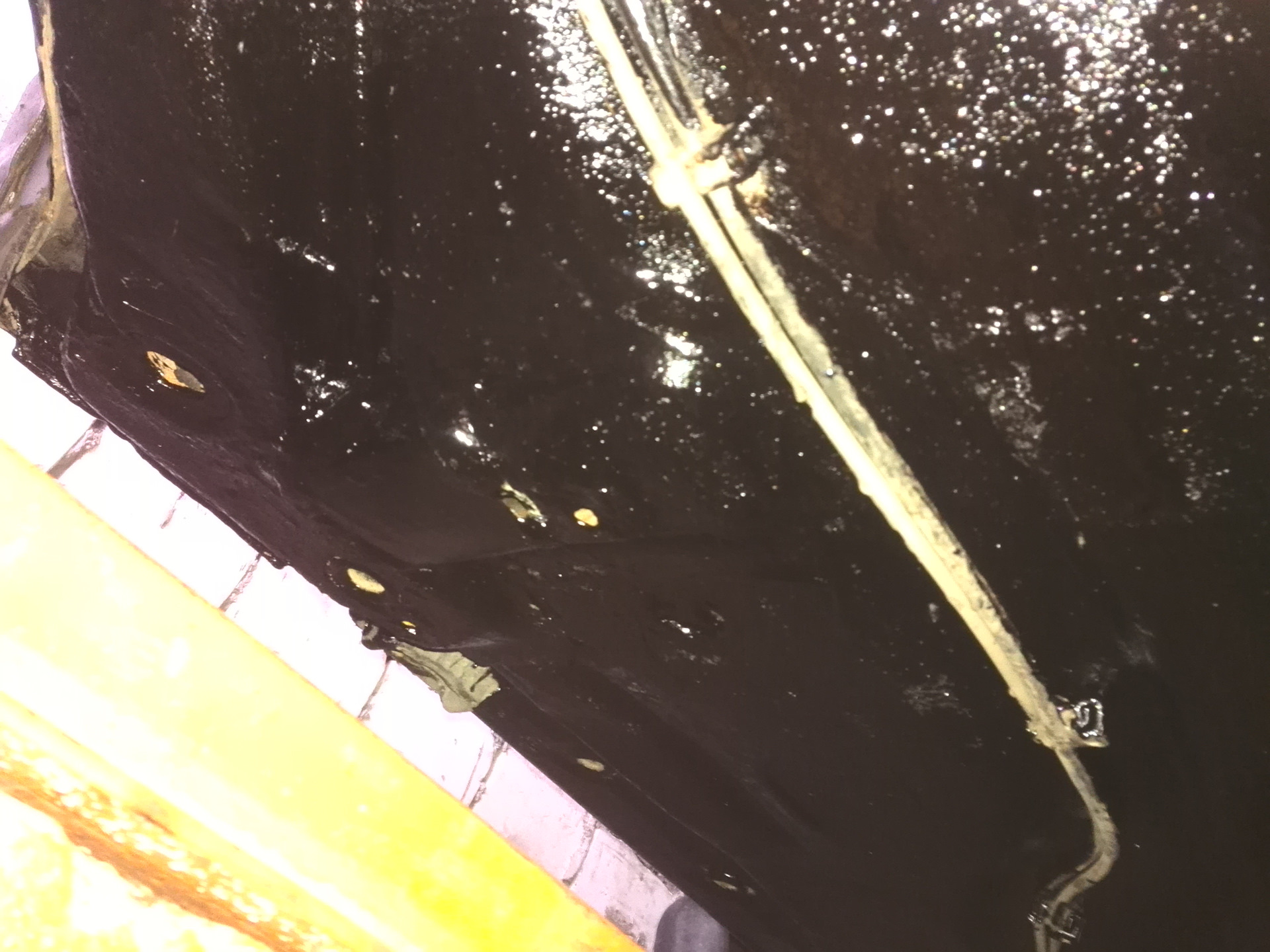 обработка днище — Audi 100 (C3), 2,1 л, 1983 года | кузовной ремонт ...