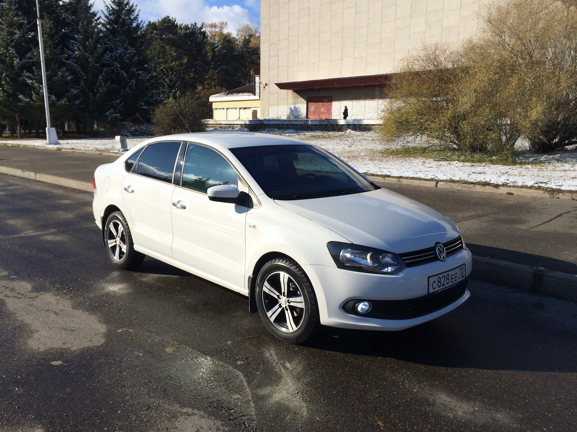 Шины поло седан. Фольксваген поло 205 55 r16. Polo r16 205/55. Polo sedan 205 55 r16. 205 50 16 Поло седан.