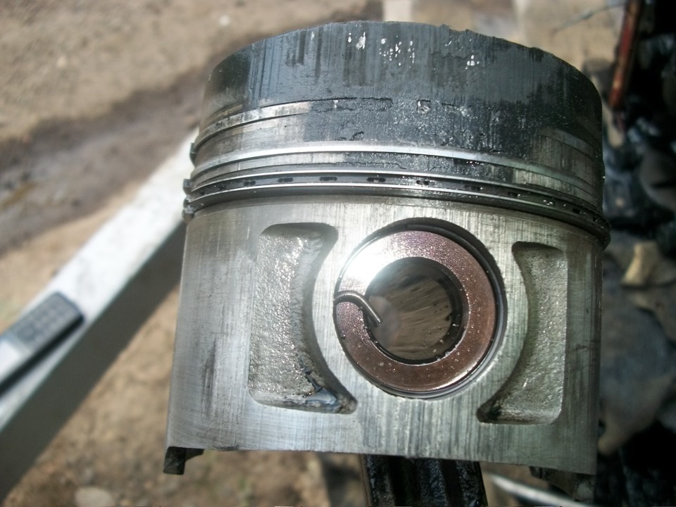 Под ем поршня. Поршень м57d30. Поршень двигателя сценик 3 дизель. Поршни м50б25. Нагнетательный поршневой жидкостный насос.