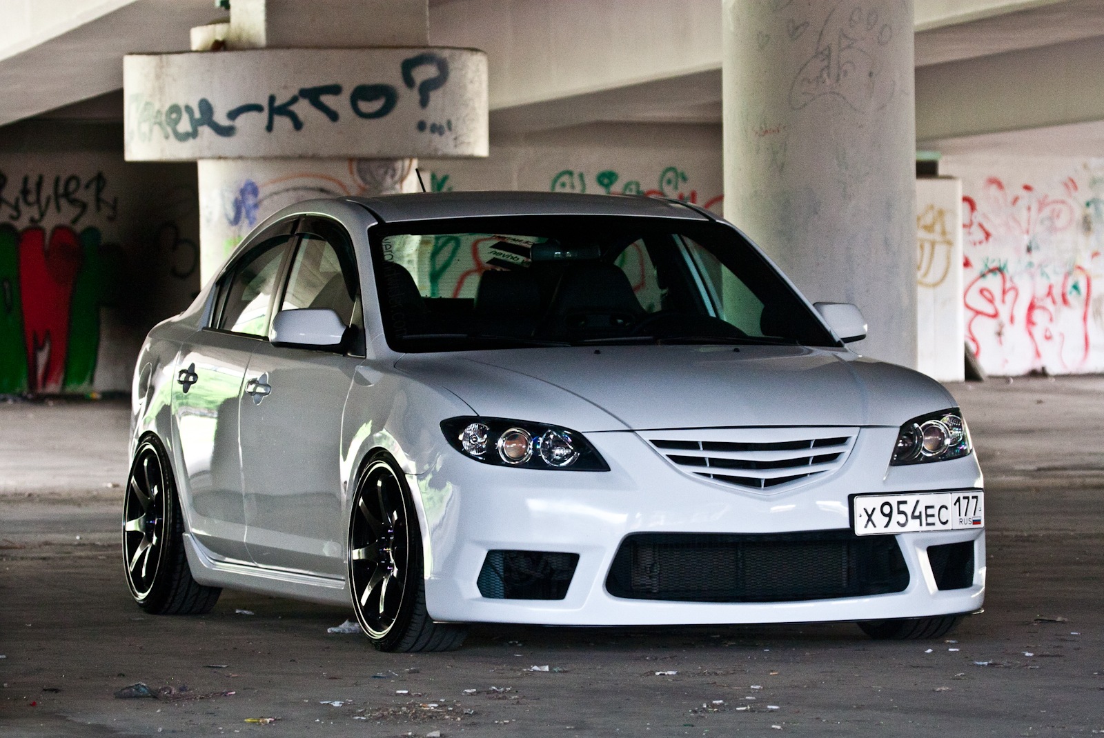 Mazda 3 BL stance