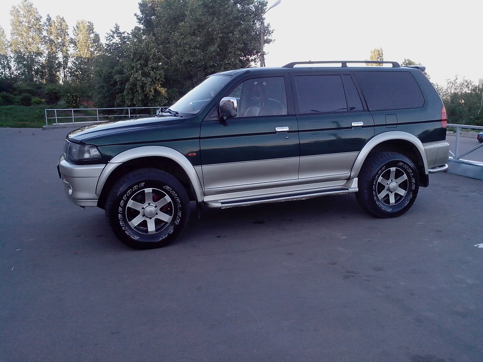 Диски паджеро спорт. Pajero Sport 1 r20. Паджеро спорт 1 на 20 дисках. Диски Pajero Sport 1. Диски р20 Паджеро спорт 1.