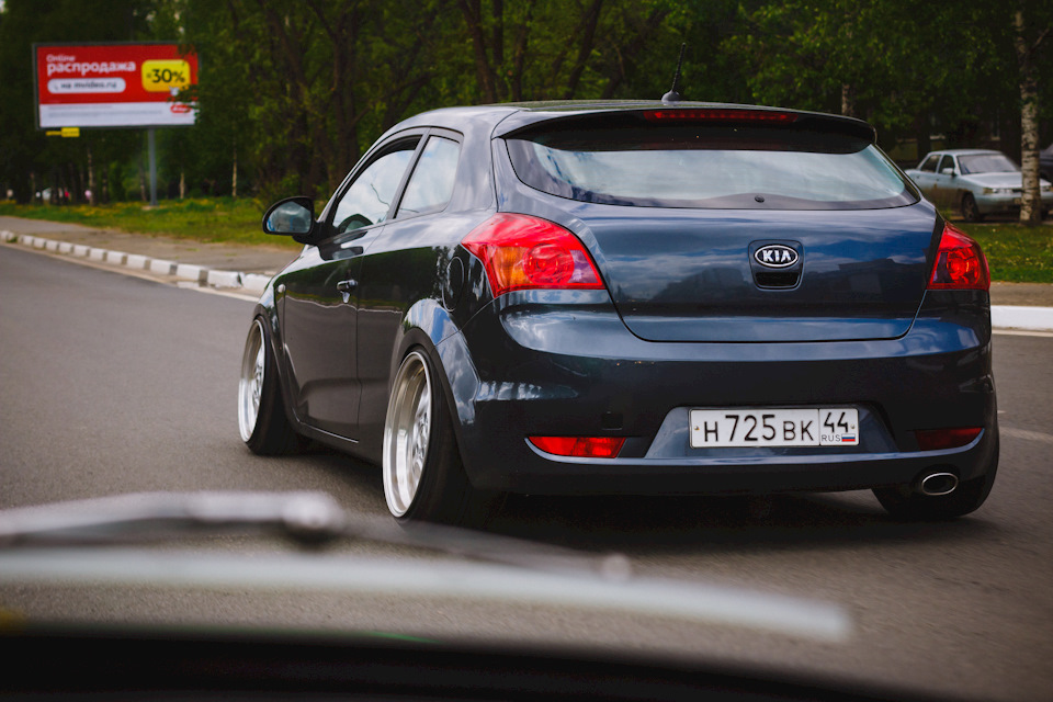 kia ceed stance