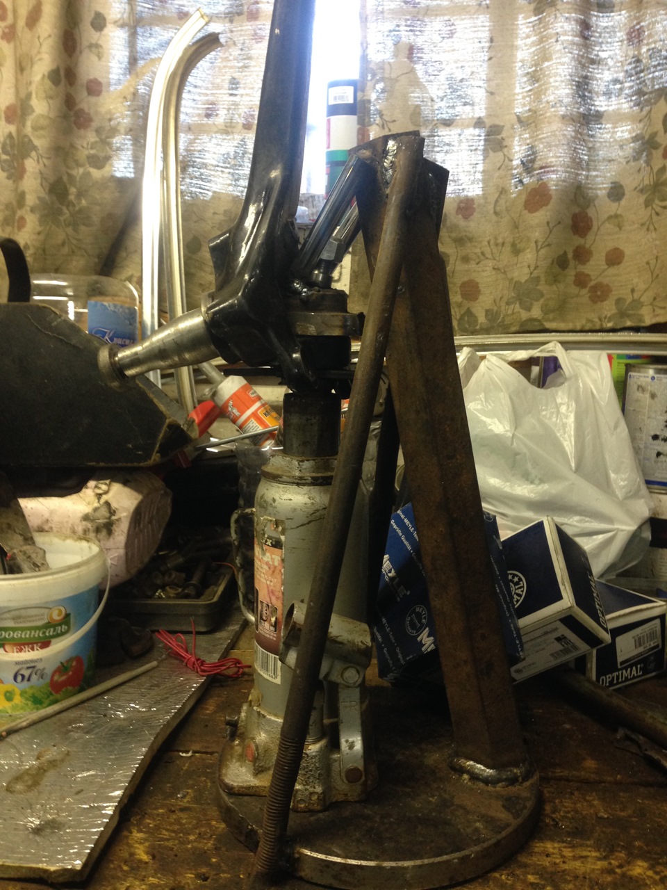 Перепрессовка нижних шаровых — Mercedes-Benz S-Class (W126), 1983 года ...